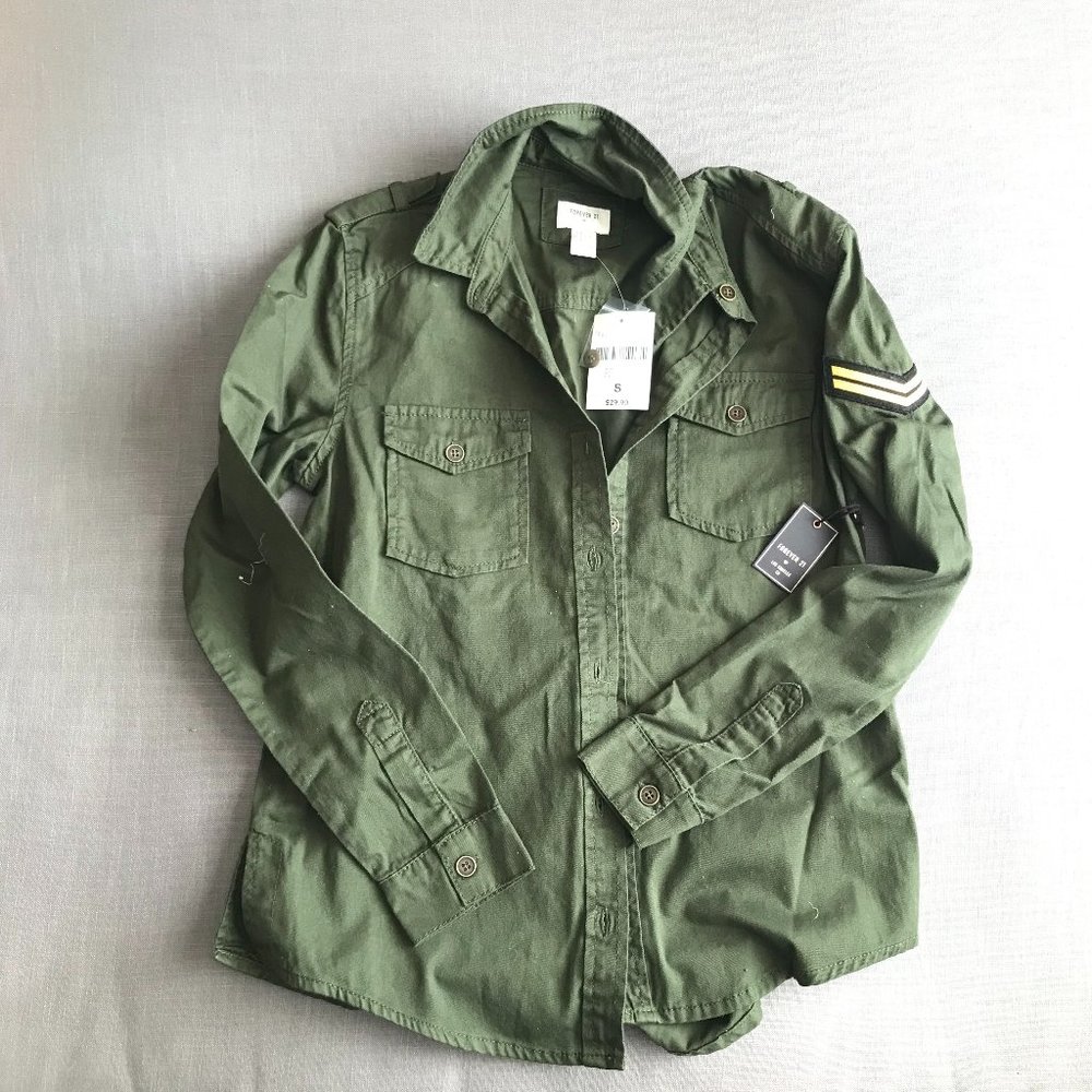 Forever 21 Los Angeles, CA Khaki Green Woven Shirt with Arm Patch Size S